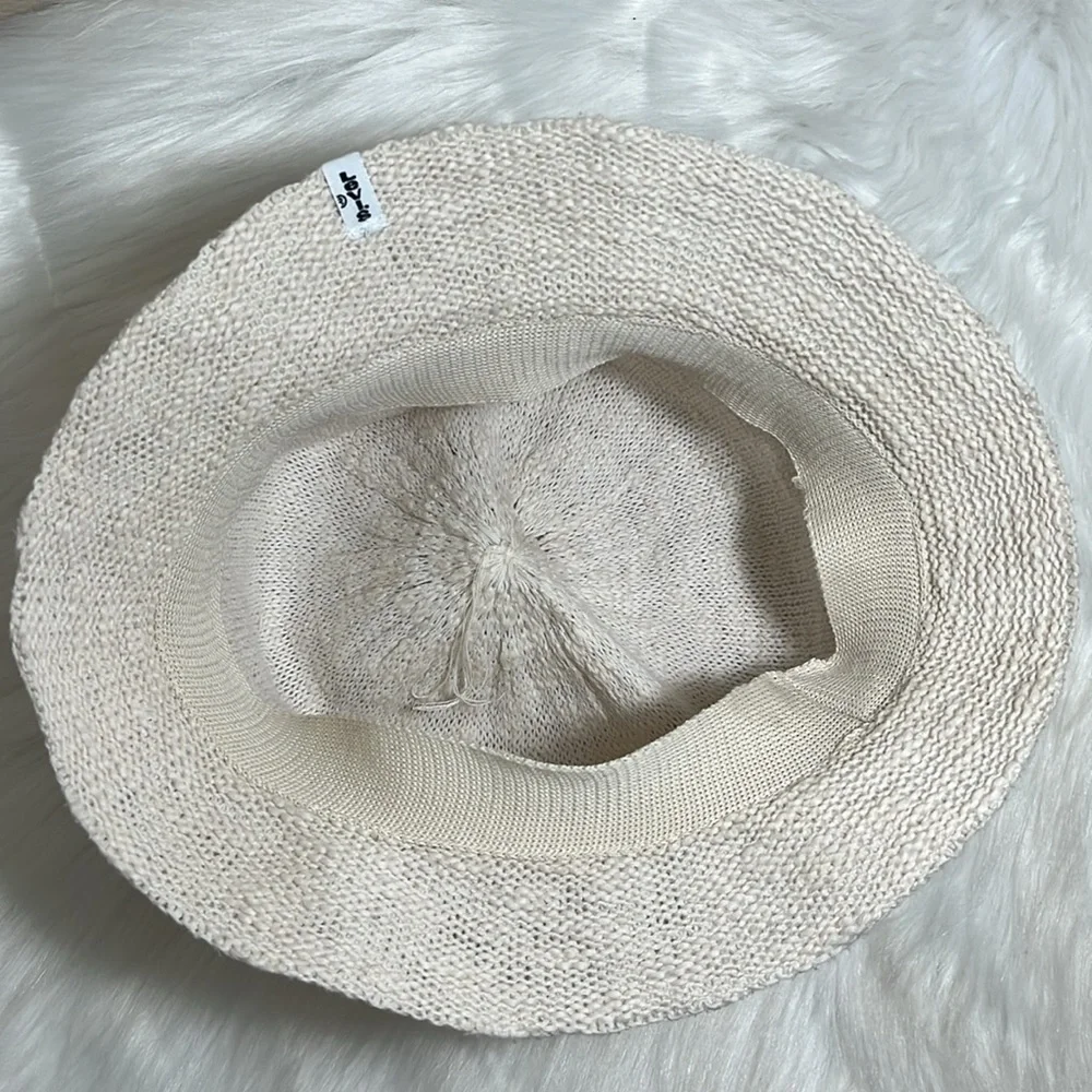 Levi’s Cream Bucket Hat